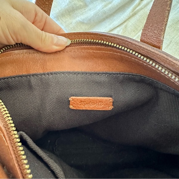 MADEWELL MEDIUM ZIP TOP TOTE - Picture 7 of 10